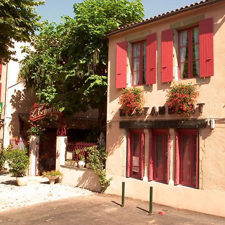 מירפואה Hotel Le Commerce מראה חיצוני תמונה