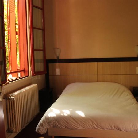 מירפואה Hotel Le Commerce מראה חיצוני תמונה