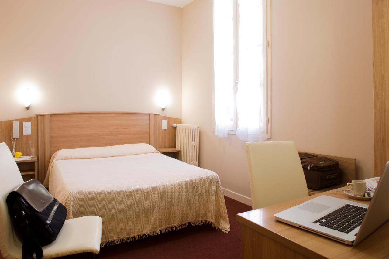 מירפואה Hotel Le Commerce מראה חיצוני תמונה