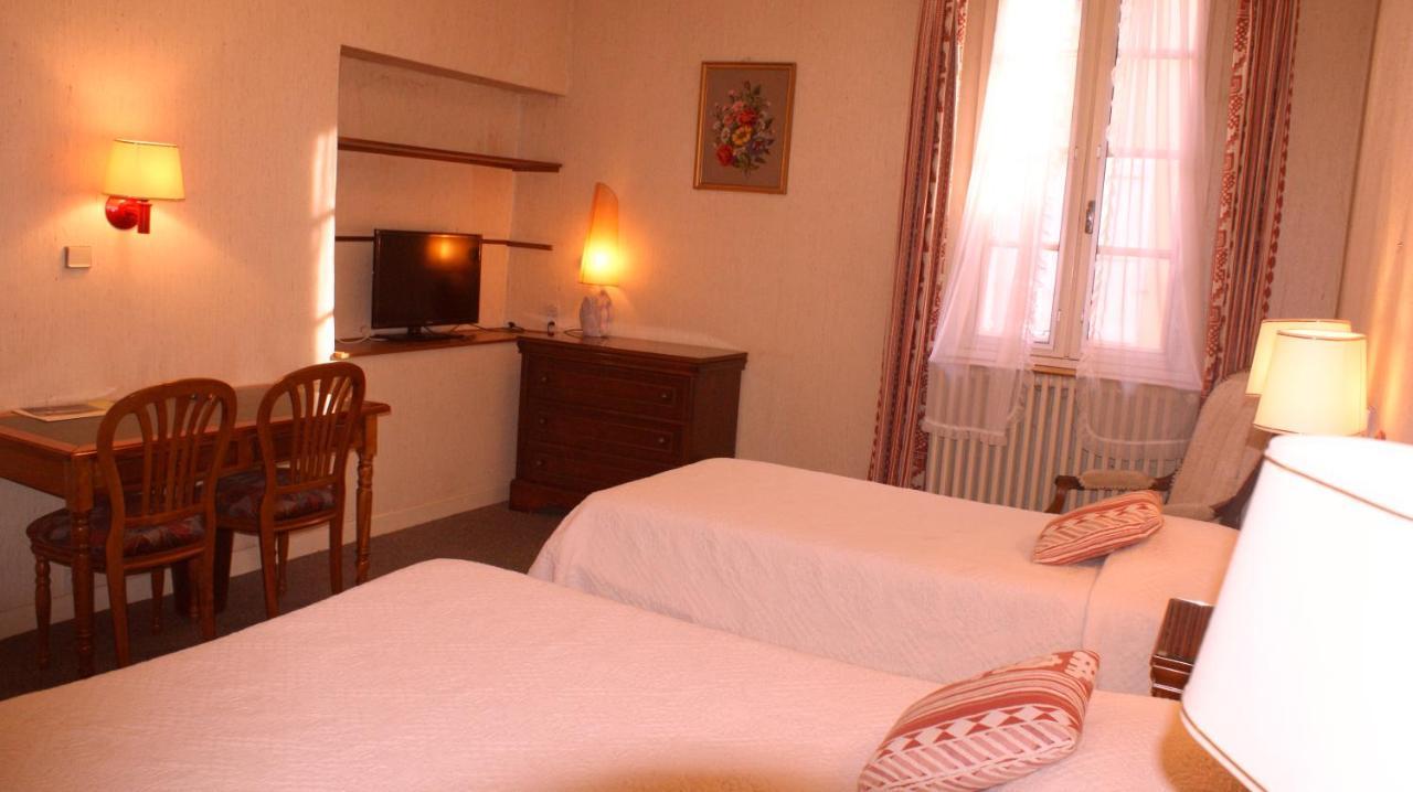 מירפואה Hotel Le Commerce מראה חיצוני תמונה
