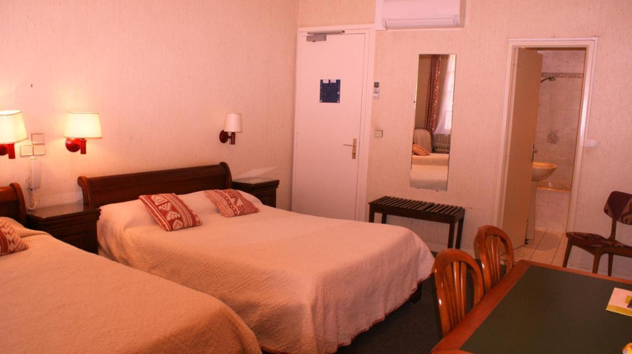 מירפואה Hotel Le Commerce מראה חיצוני תמונה