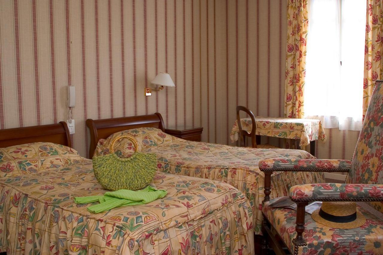 מירפואה Hotel Le Commerce מראה חיצוני תמונה