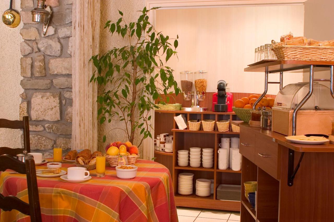 מירפואה Hotel Le Commerce מראה חיצוני תמונה