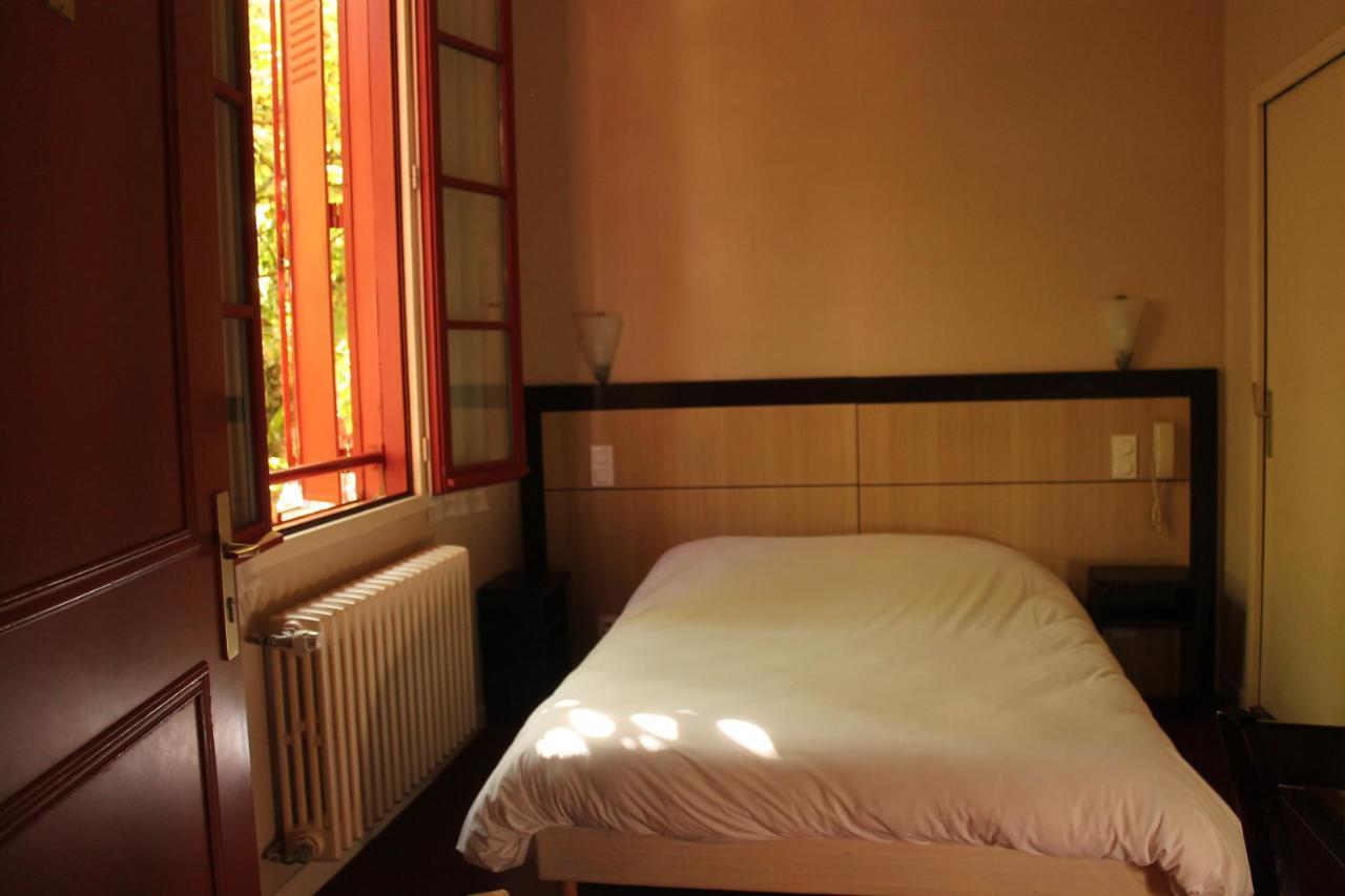 מירפואה Hotel Le Commerce מראה חיצוני תמונה