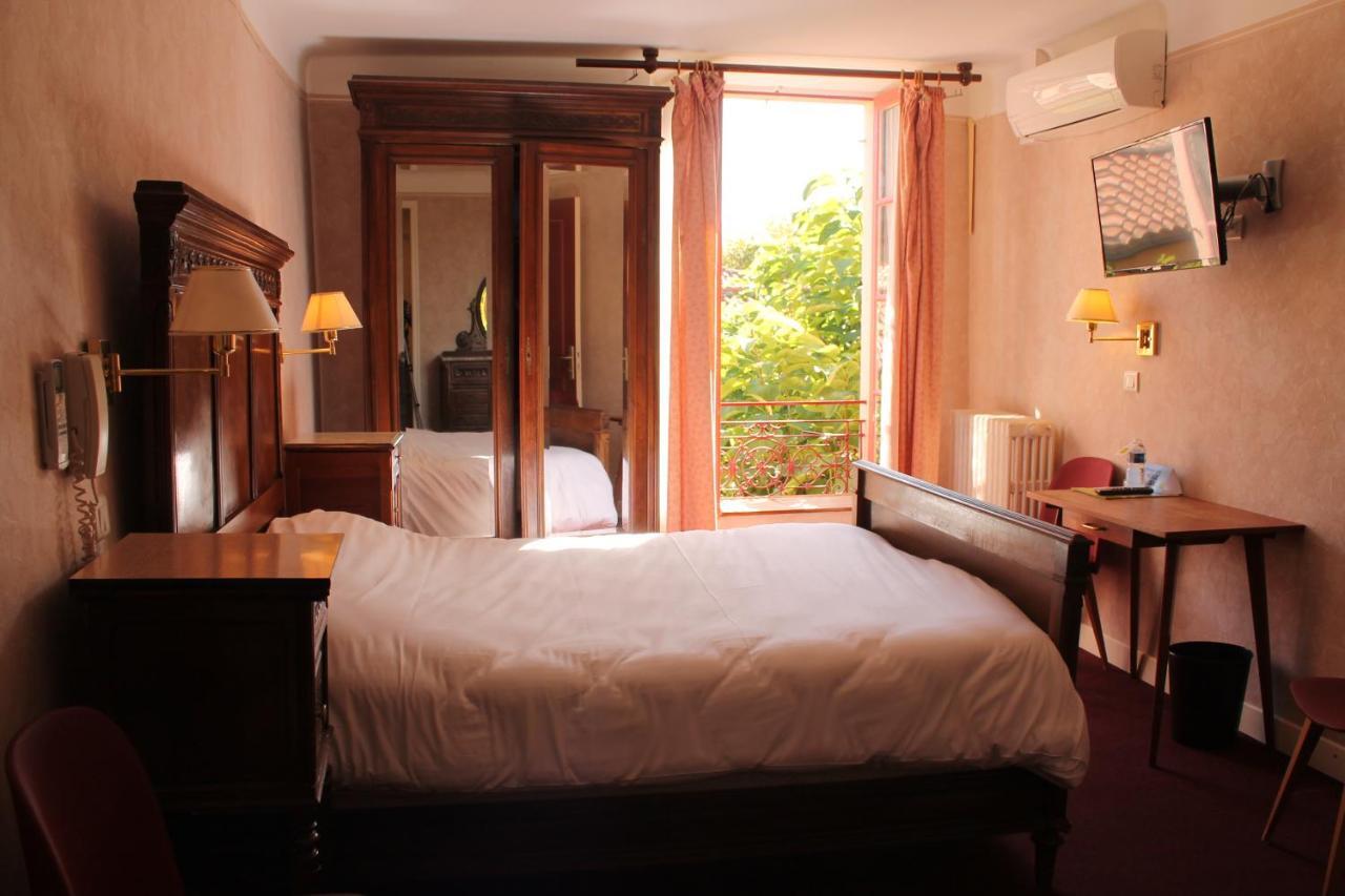 מירפואה Hotel Le Commerce מראה חיצוני תמונה