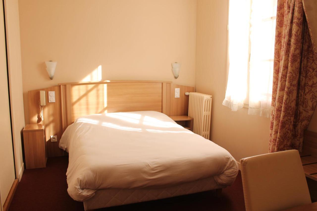 מירפואה Hotel Le Commerce מראה חיצוני תמונה